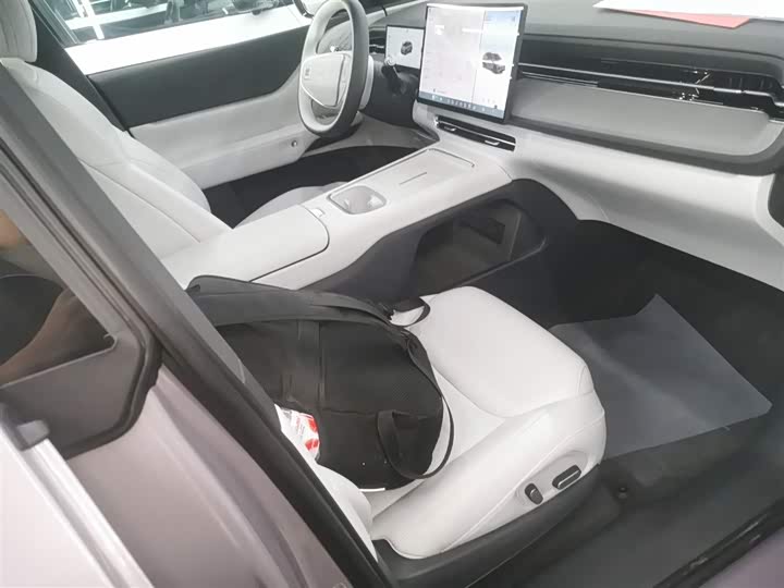 Фото 25 - XPeng G6