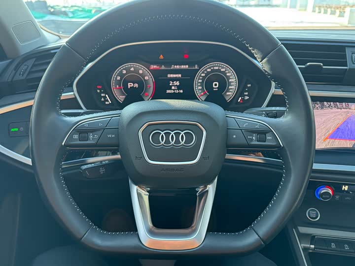 Фото 18 - Audi Q3