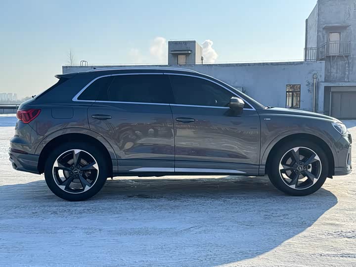 Фото 8 - Audi Q3