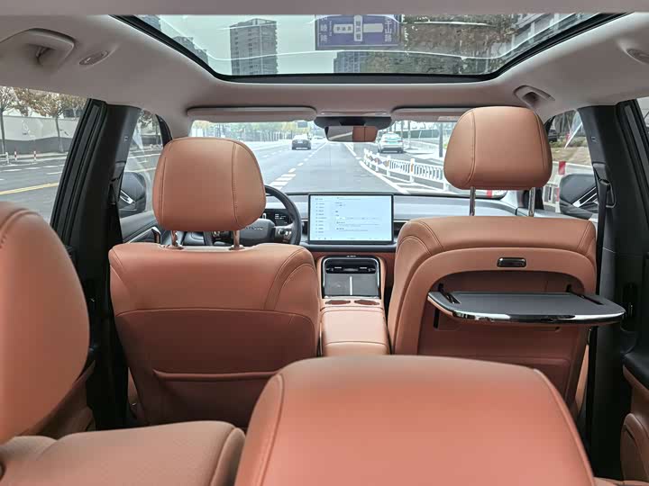 Фото 12 - GAC Aion V