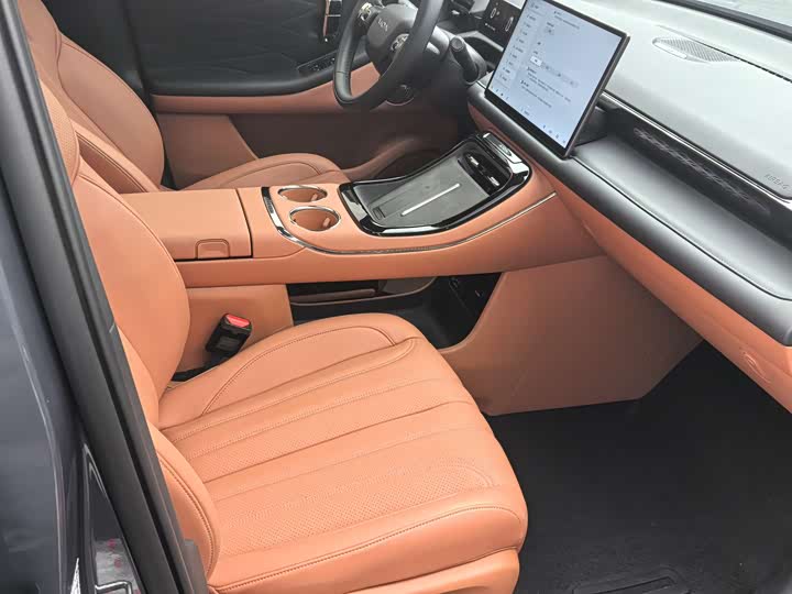 Фото 16 - GAC Aion V