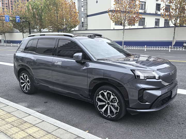 Фото 2 - GAC Aion V