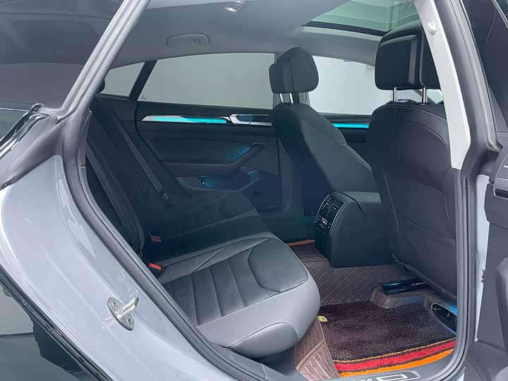 Фото 9 - Volkswagen CC