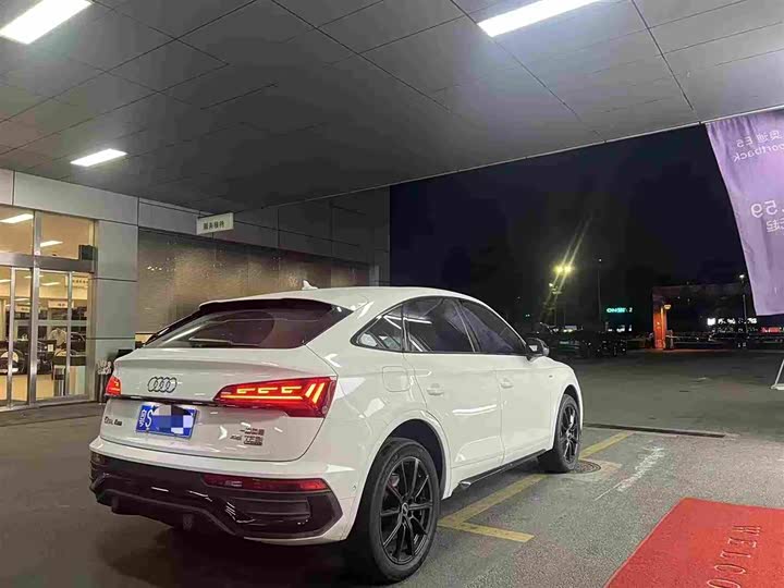 Фото 4 - Audi Q5L Sportback