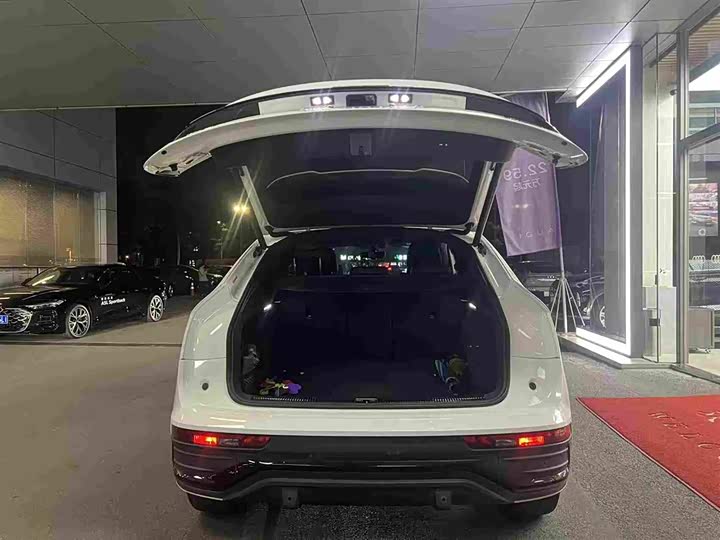 Фото 9 - Audi Q5L Sportback