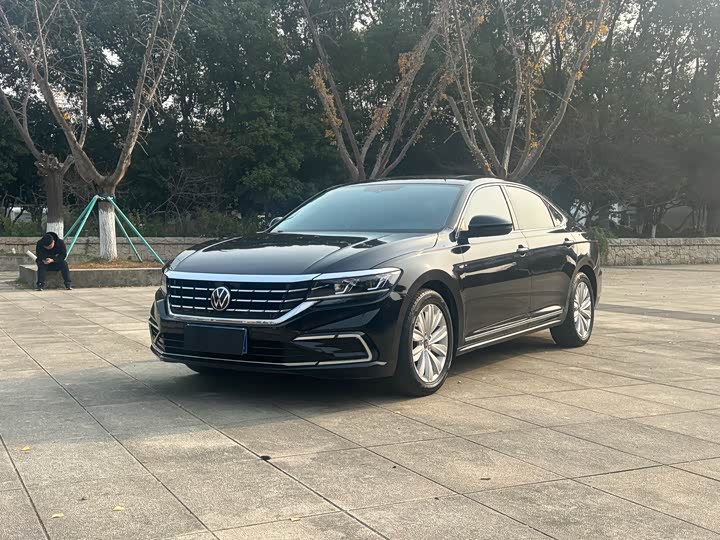 Фото 1 - Volkswagen Passat