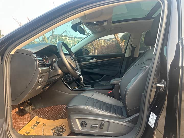 Фото 11 - Volkswagen Passat