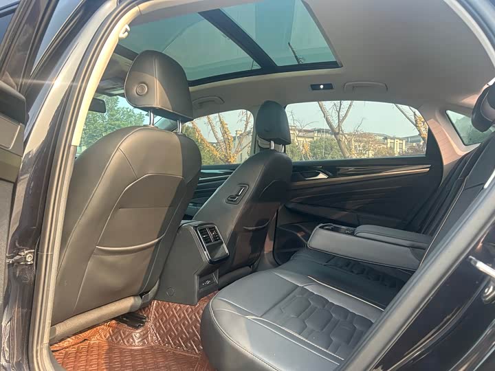 Фото 9 - Volkswagen Passat