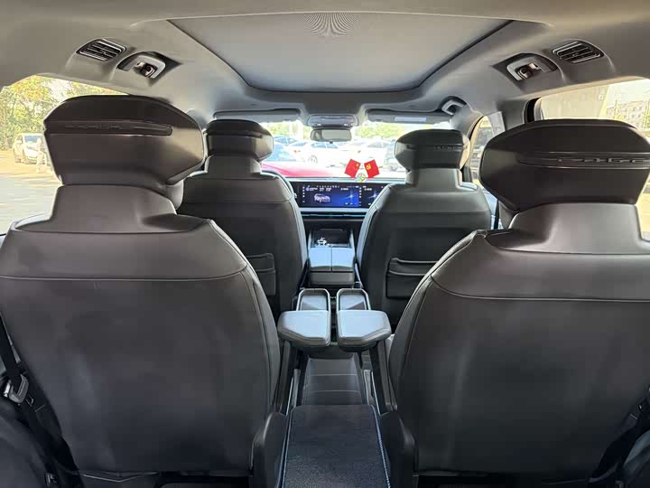 Фото 10 - Ford Edge