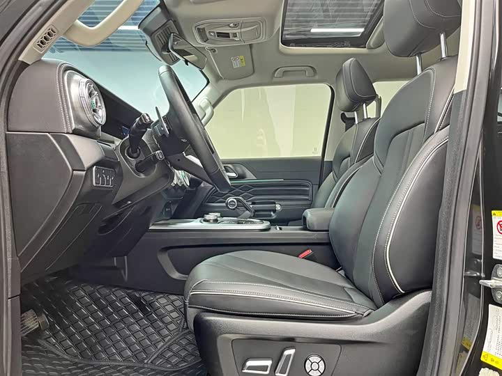 Фото 17 - Tank 300