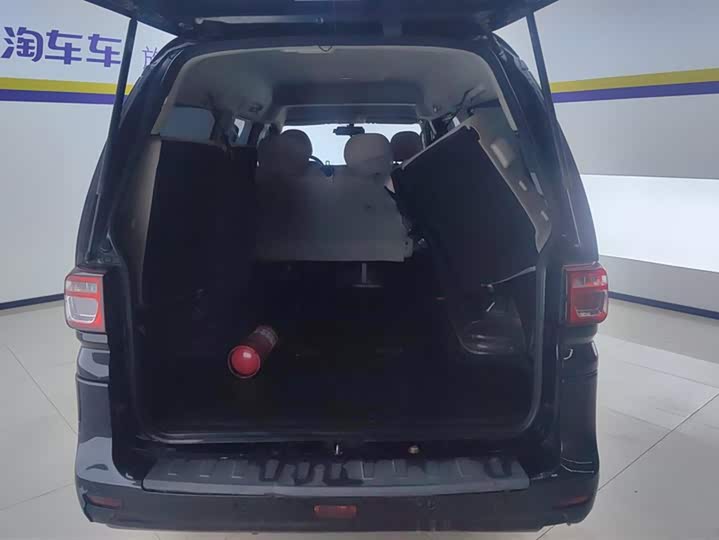 Фото 4 - Dongfeng Forthing Lingzhi M5