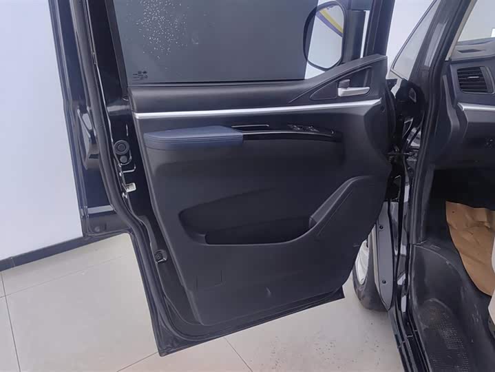 Фото 7 - Dongfeng Forthing Lingzhi M5