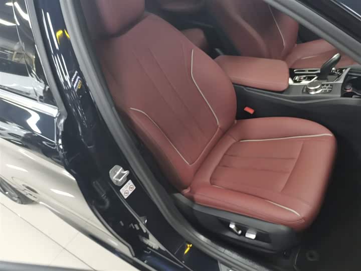 Фото 25 - BMW 5 Series