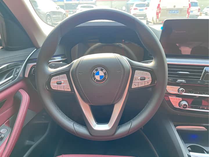 Фото 12 - BMW 5 Series