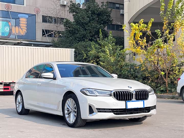 Фото 3 - BMW 5 Series