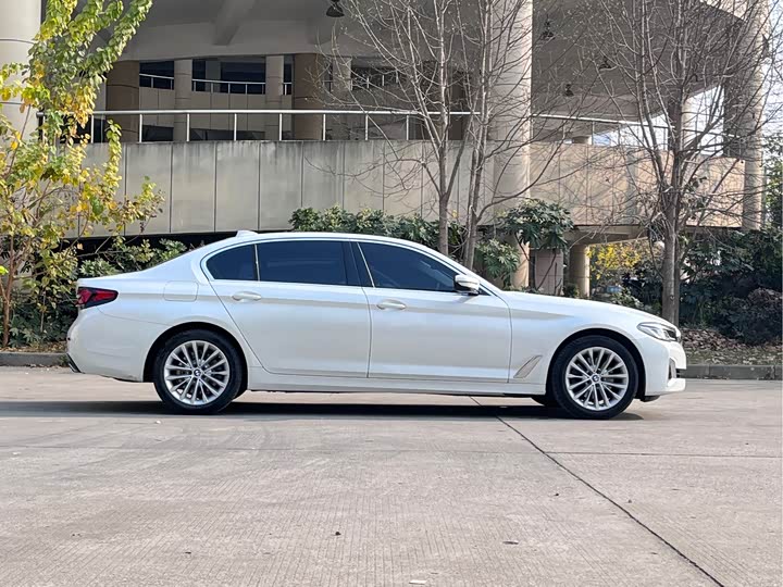 Фото 5 - BMW 5 Series