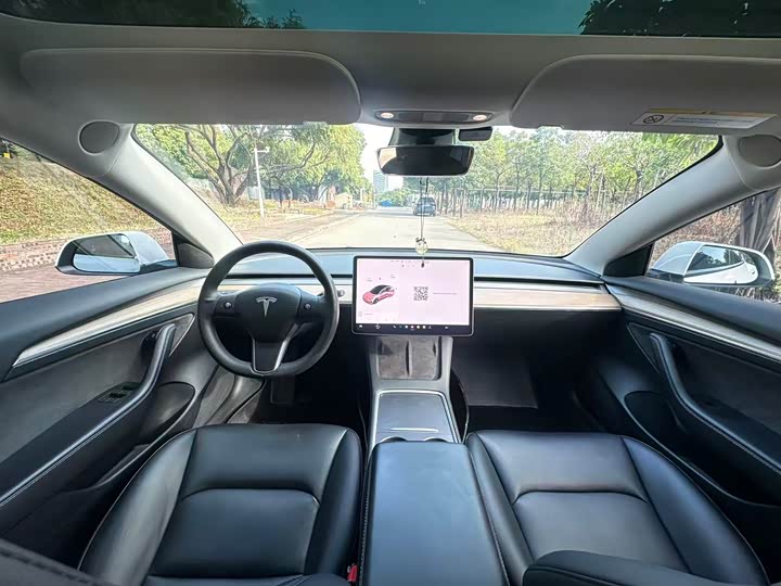 Фото 5 - Tesla Model 3