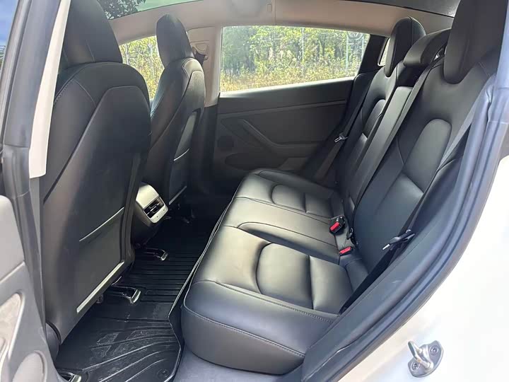 Фото 6 - Tesla Model 3