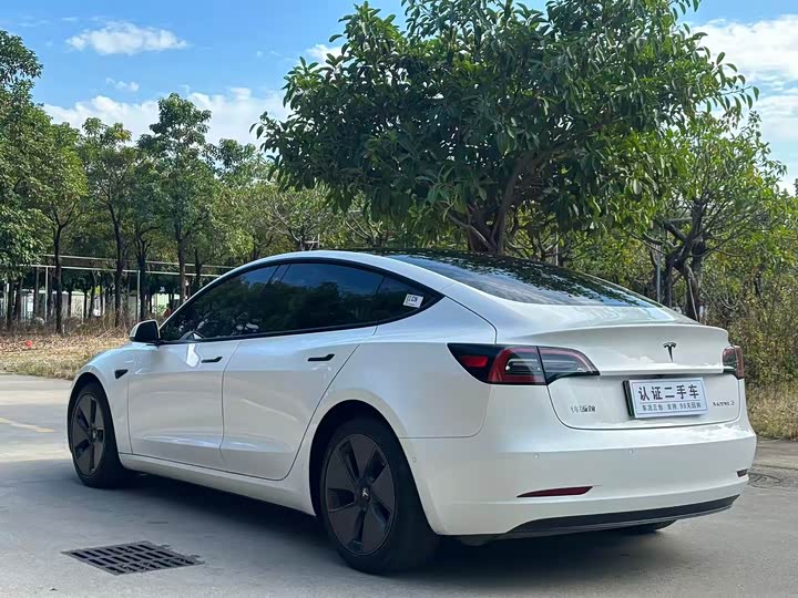 Фото 7 - Tesla Model 3