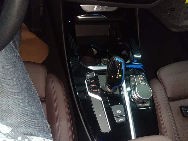 Фото 14 - BMW iX3