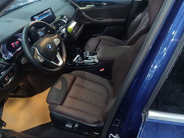 Фото 15 - BMW iX3