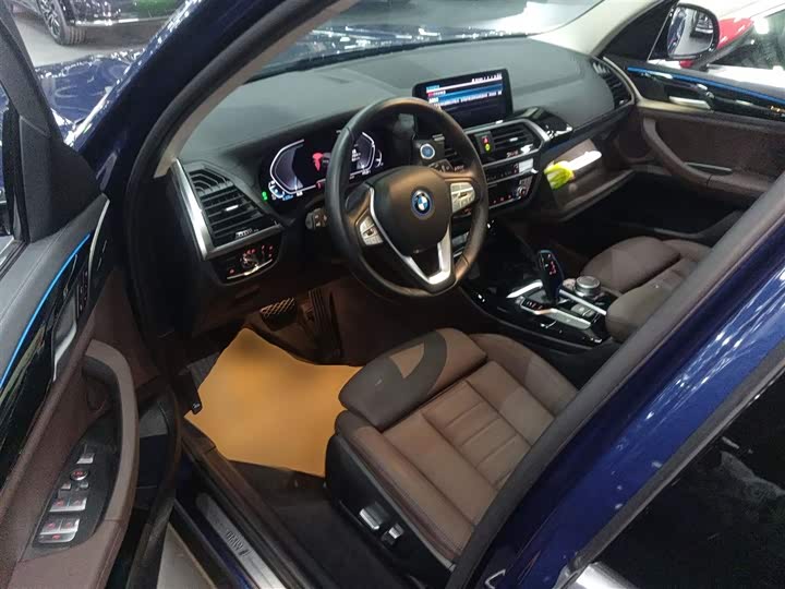 Фото 16 - BMW iX3