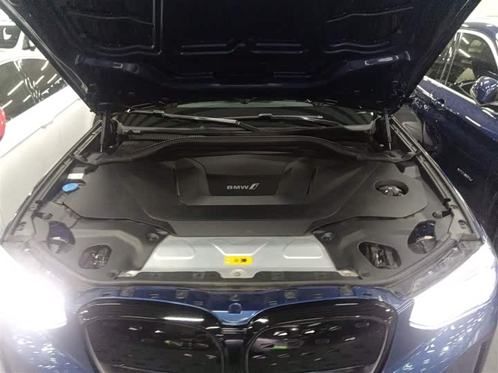 Фото 20 - BMW iX3