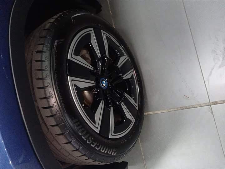 Фото 23 - BMW iX3