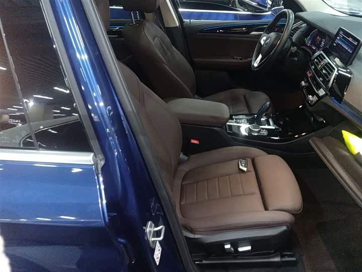 Фото 25 - BMW iX3