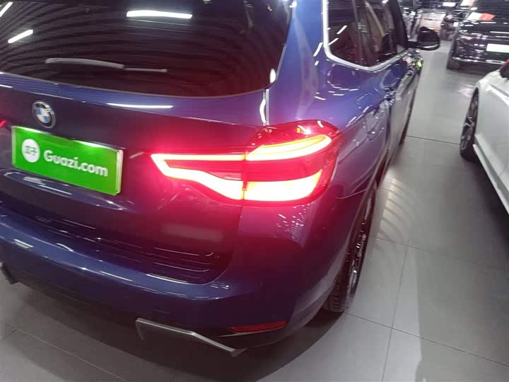 Фото 8 - BMW iX3