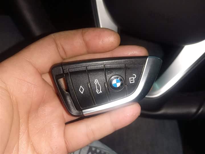 Фото 9 - BMW iX3