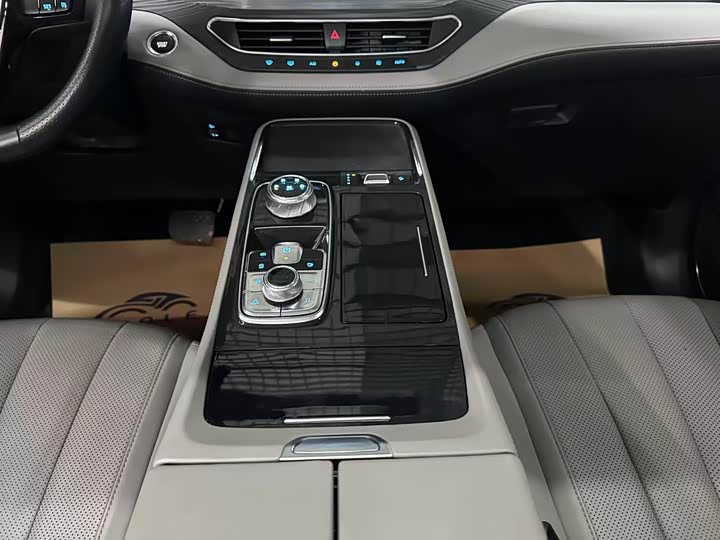 Фото 12 - Ford Equator