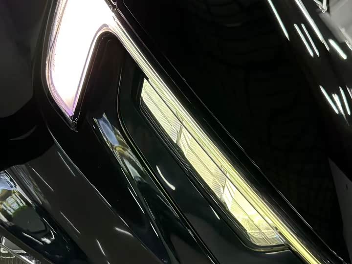 Фото 14 - Ford Equator