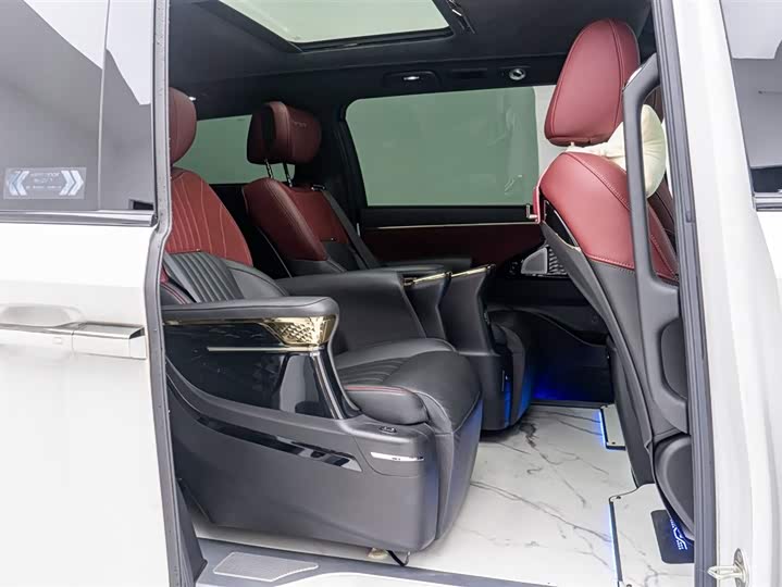 Фото 28 - GAC Trumpchi M8