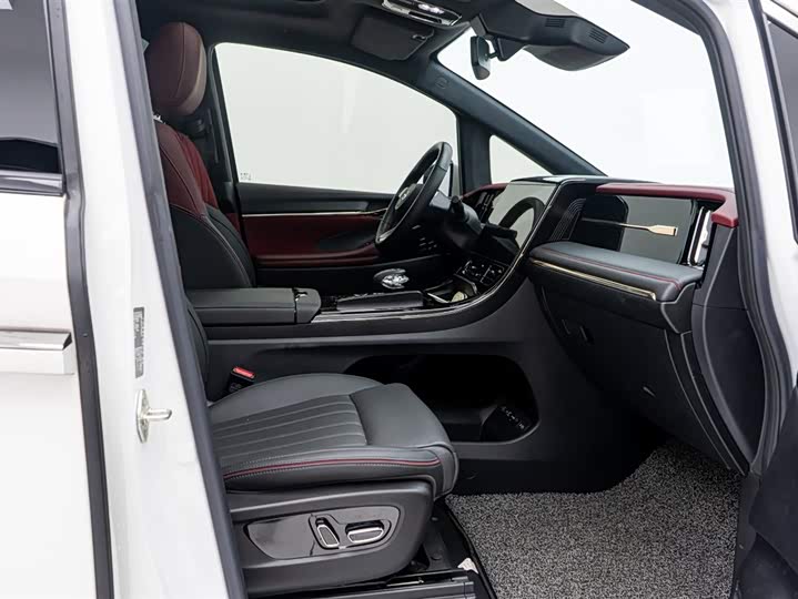 Фото 5 - GAC Trumpchi M8