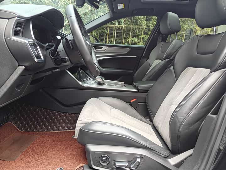 Фото 11 - Audi A6L