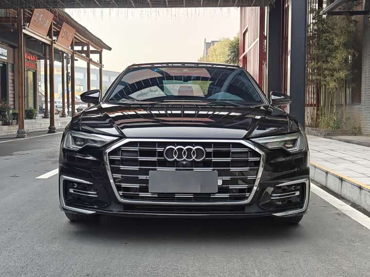 Фото 2 - Audi A6L