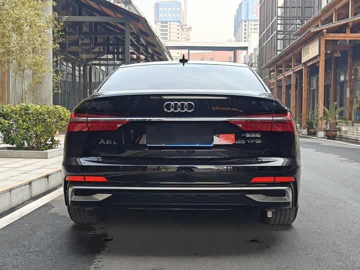 Фото 6 - Audi A6L