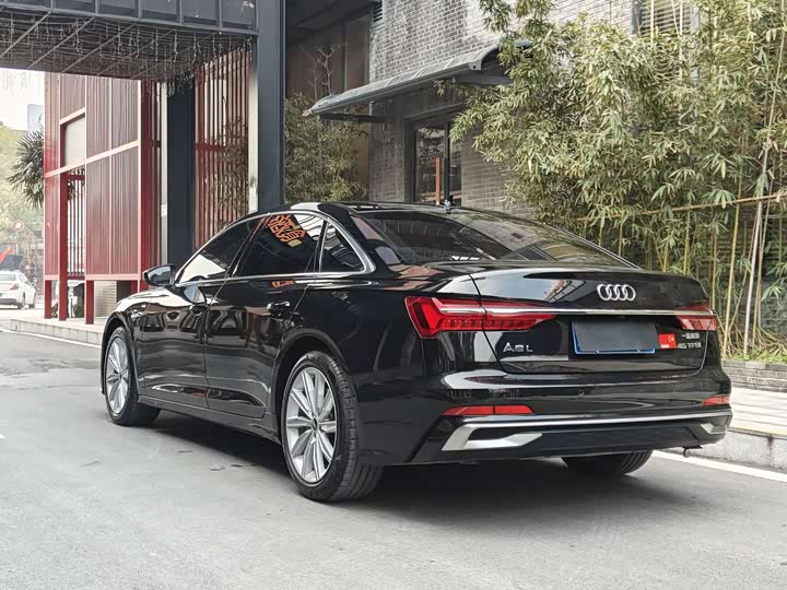 Фото 7 - Audi A6L
