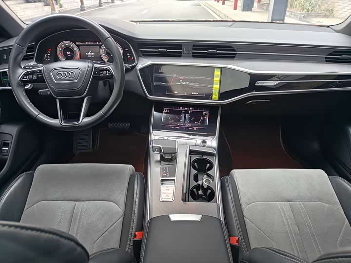 Фото 8 - Audi A6L