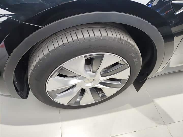 Фото 23 - Tesla Model Y