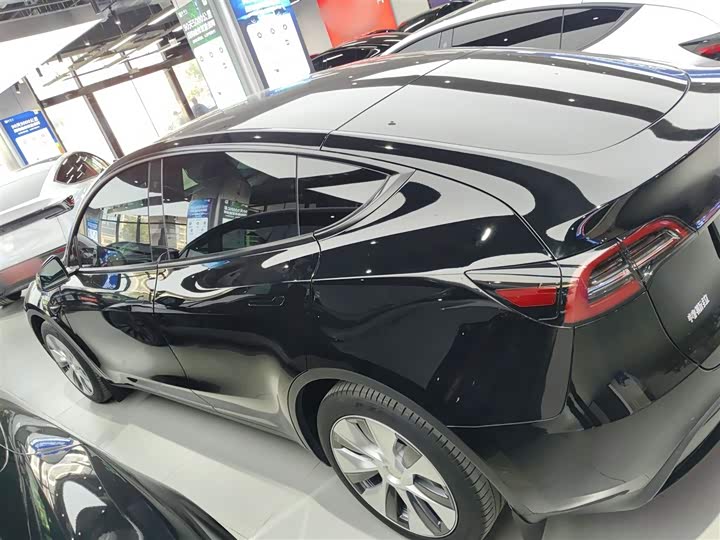 Фото 5 - Tesla Model Y