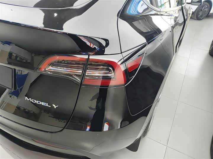 Фото 8 - Tesla Model Y