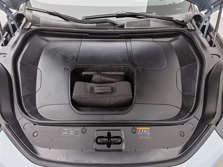 Фото 6 - Zeekr 001