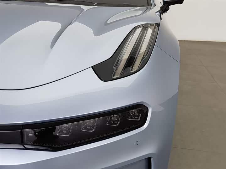 Фото 7 - Zeekr 001