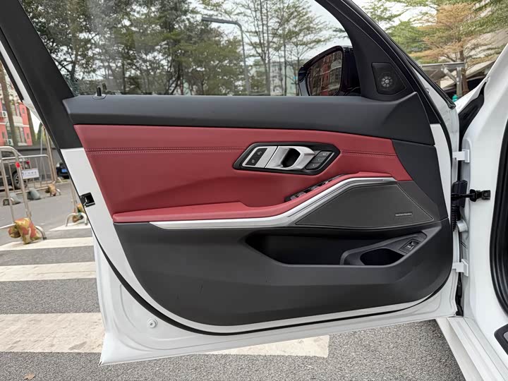 Фото 10 - BMW 3 Series