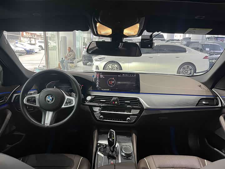 Фото 13 - BMW 5 Series