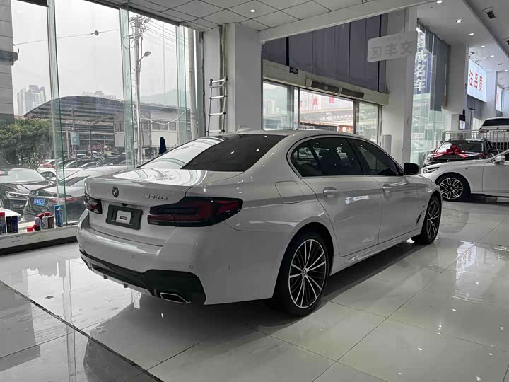 Фото 6 - BMW 5 Series