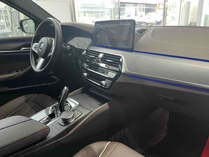 Фото 8 - BMW 5 Series