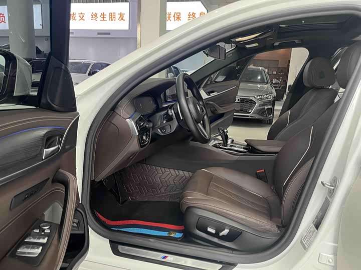 Фото 9 - BMW 5 Series